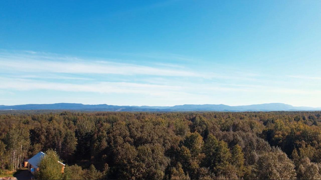 Au Pied Des Monts-Valin, Hebergement Touristique Saint-Honore Luaran gambar