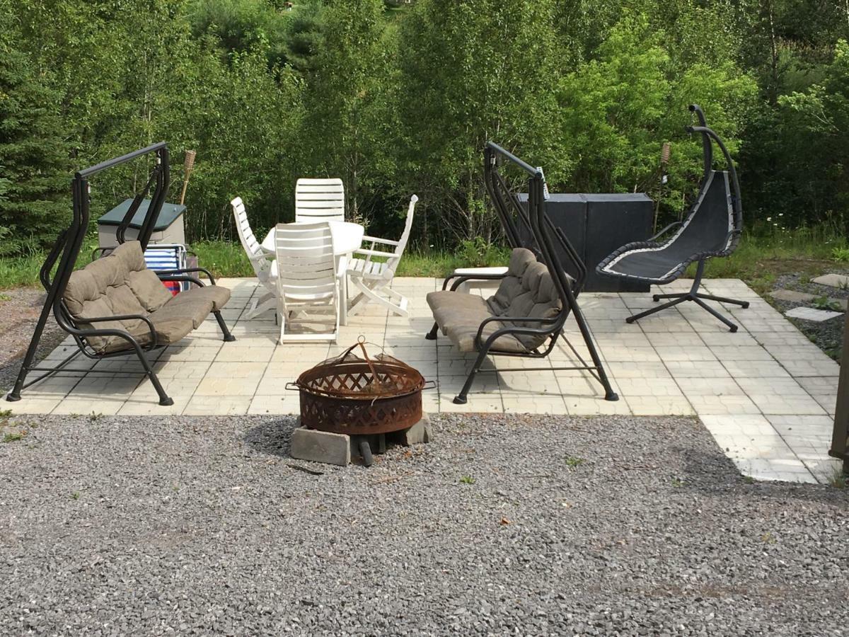 Au Pied Des Monts-Valin, Hebergement Touristique Saint-Honore Luaran gambar