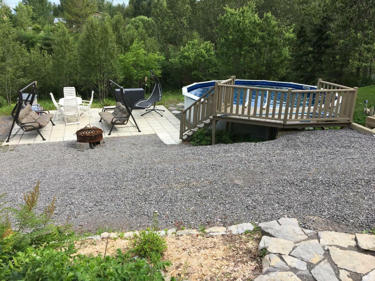 Au Pied Des Monts-Valin, Hebergement Touristique Saint-Honore Luaran gambar